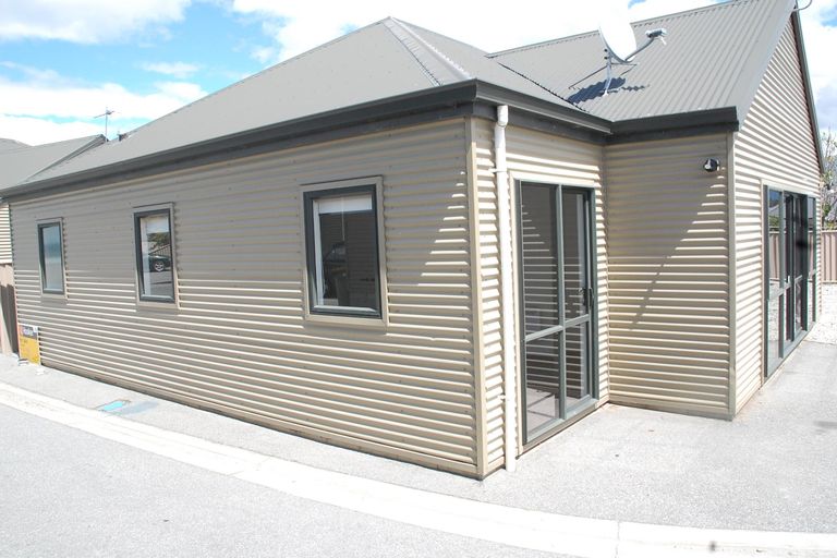 Photo of property in 8b Mckellar Court, Cromwell, 9310