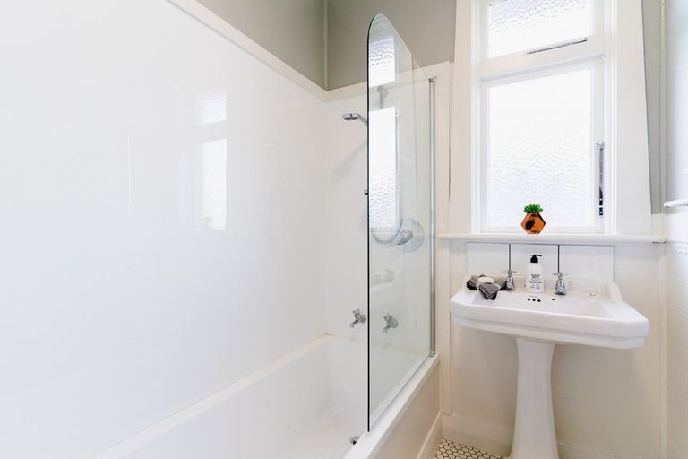 Photo of property in 19 Forbes Street, Balaclava, Dunedin, 9011