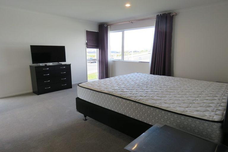 Photo of property in 11 George West Square West, Wigram, Christchurch, 8025