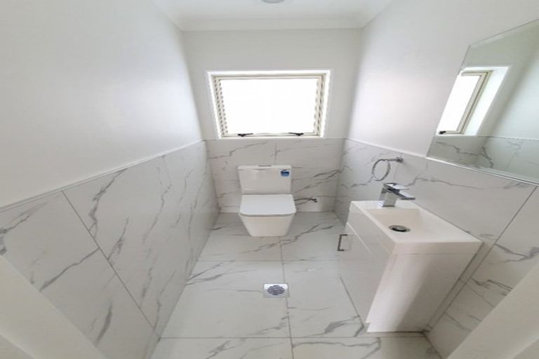 Photo of property in 7 Survila Street, Takanini, 2110