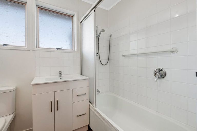 Photo of property in 2/941 Whangaparaoa Road, Manly, Whangaparaoa, 0930