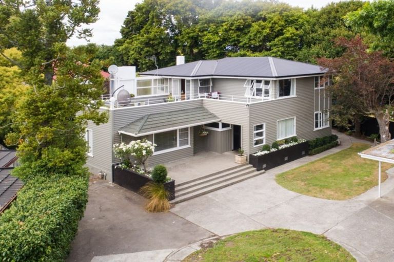 Photo of property in 546 Featherston Street, Roslyn, Palmerston North, 4414