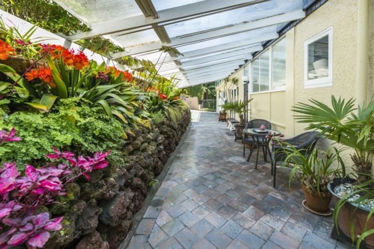 Photo of property in 1/187 Beach Road, Castor Bay, Auckland, 0620