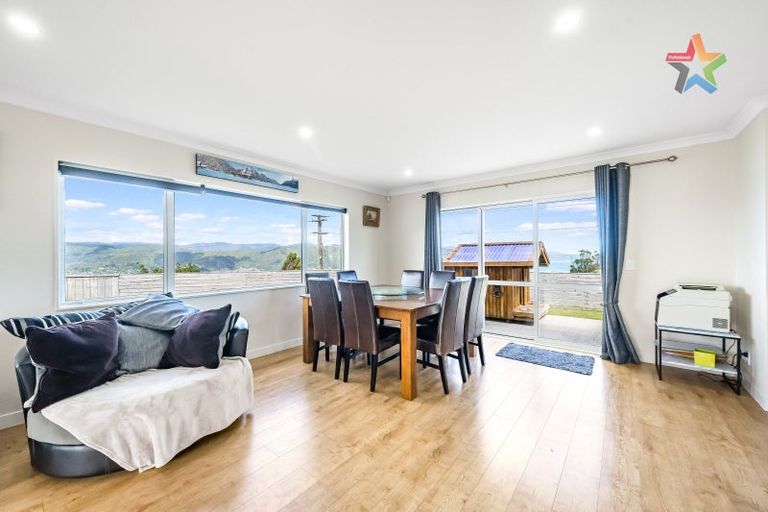 Photo of property in 2 Poto Road, Normandale, Lower Hutt, 5010