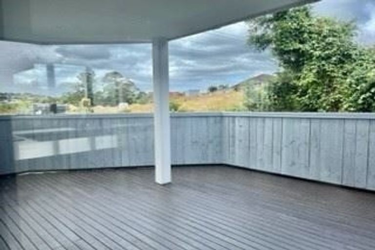 Photo of property in 7 Liban Place, Massey, Auckland, 0614