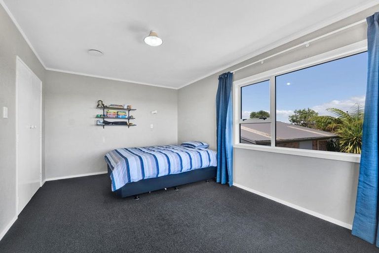 Photo of property in 138 Govett Avenue, Frankleigh Park, New Plymouth, 4310