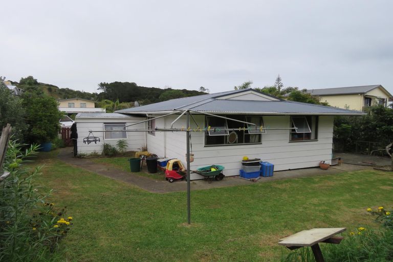 Photo of property in 16 Stratford Drive, Cable Bay, 0420