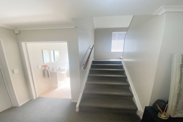 Photo of property in 31d Chieftain Rise, Goodwood Heights, Auckland, 2105
