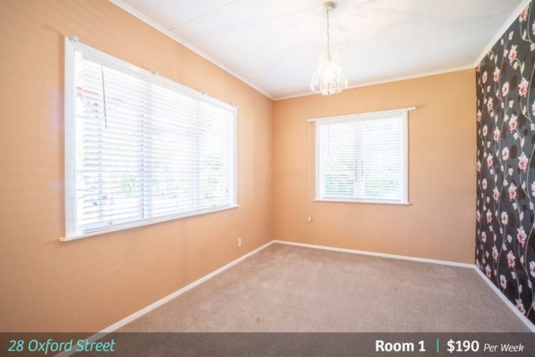 Photo of property in 28 Oxford Street, Hokowhitu, Palmerston North, 4410