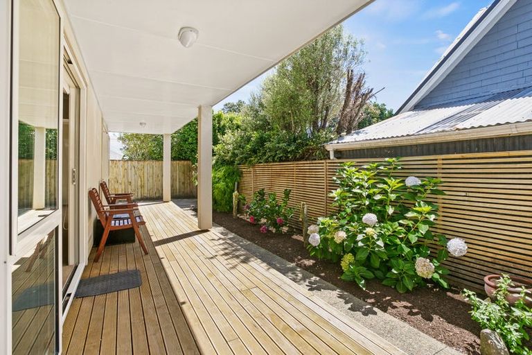 Photo of property in 22 Fulford Street, New Plymouth, 4310