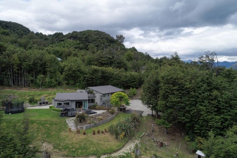 Photo of property in 11 Tall Tree Lane, Mount Creighton, Queenstown, 9371