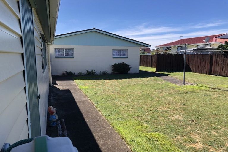 Photo of property in 216 Parklands Avenue, Bell Block, New Plymouth, 4312