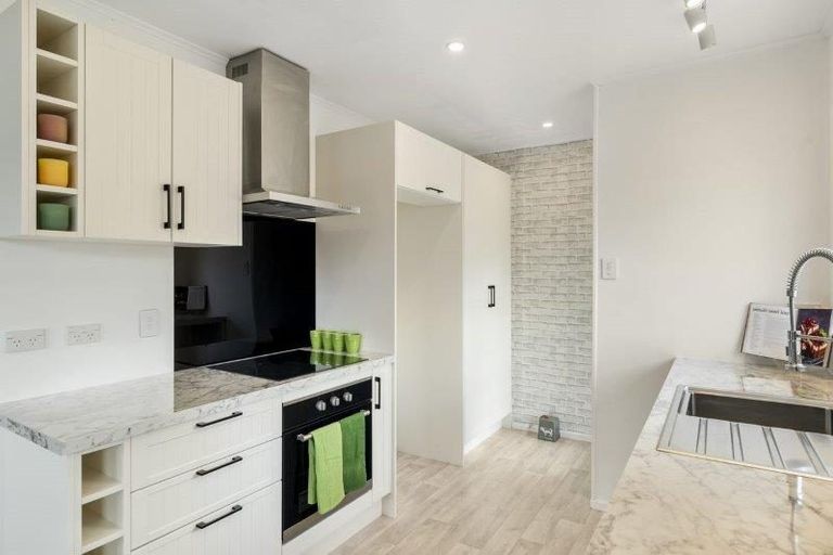 Photo of property in 37 Martin Street, Utuhina, Rotorua, 3015