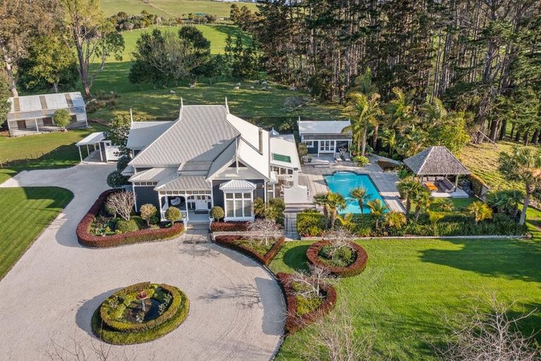 Photo of property in 70 Pomona Road, Kumeu, 0891