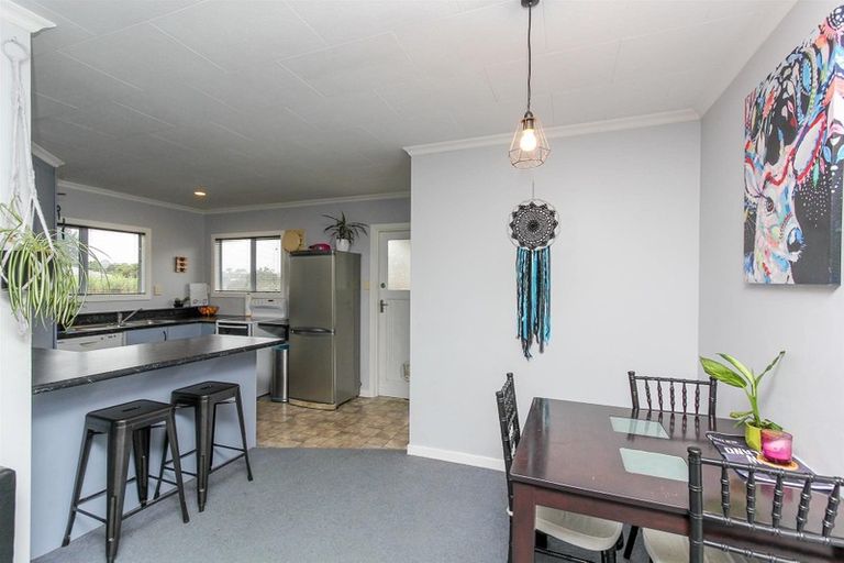 Photo of property in 126 Omata Road, Marfell, New Plymouth, 4310