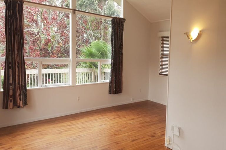 Photo of property in 71a Park Rise, Campbells Bay, Auckland, 0630