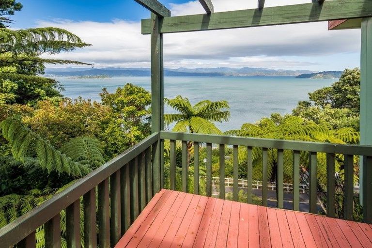 Photo of property in 11 Homebush Road, Khandallah, Wellington, 6035