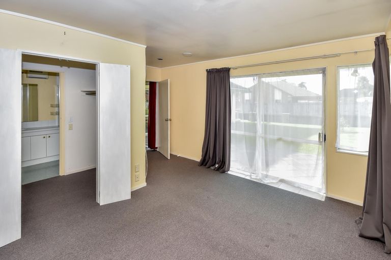 Photo of property in 3 Gairloch Place, Wattle Downs, Auckland, 2103