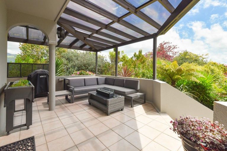 Photo of property in 4 Tupara Crescent, Kawaha Point, Rotorua, 3010