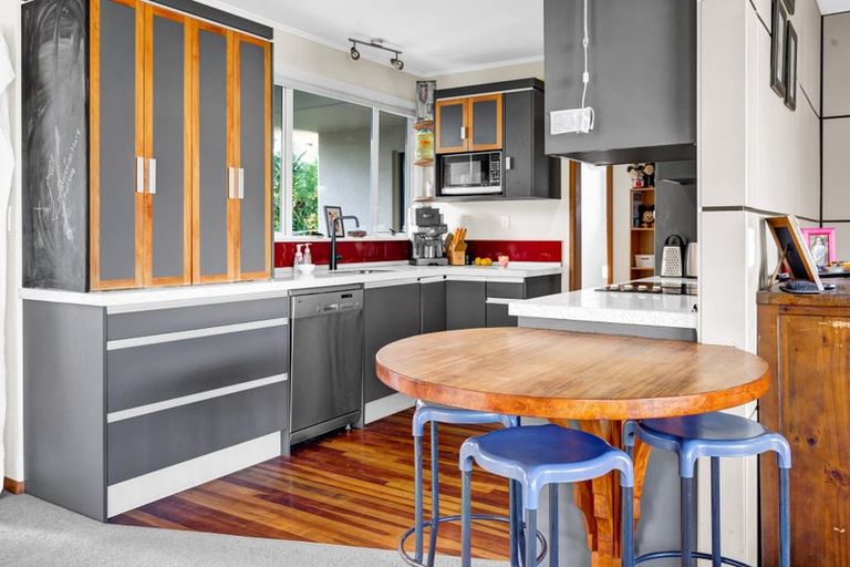 Photo of property in 24 Grey Street, Hawera, 4610