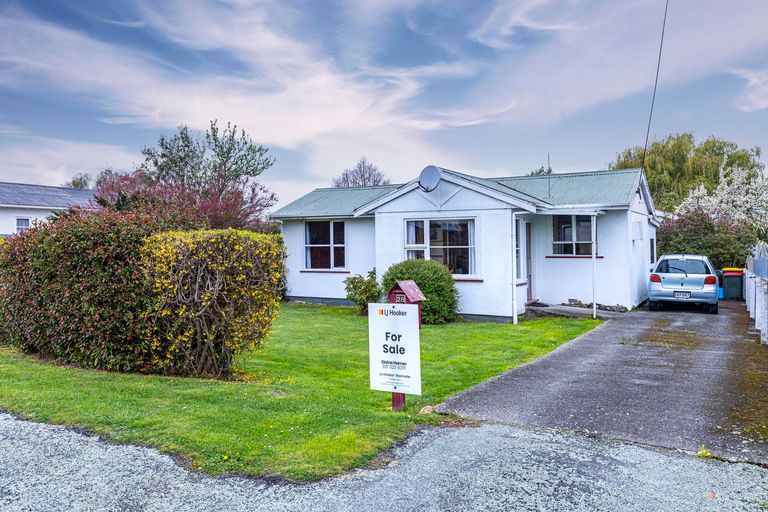 Photo of property in 28 Augustine Street, Waimate, 7924