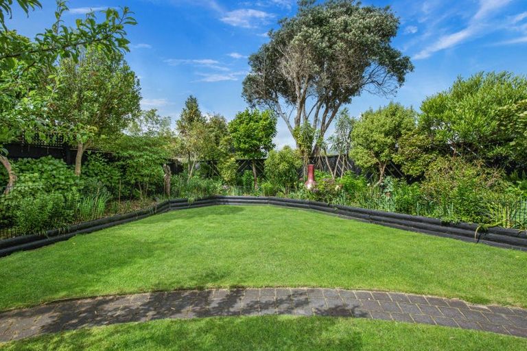 Photo of property in 13 Frances Street, Waikanae Beach, Waikanae, 5036