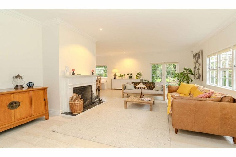 Photo of property in 37 Riverview Road, Kerikeri, 0230