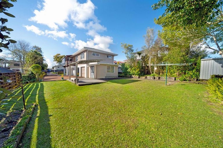 Photo of property in 4 Seakens Way, Glen Eden, Auckland, 0602