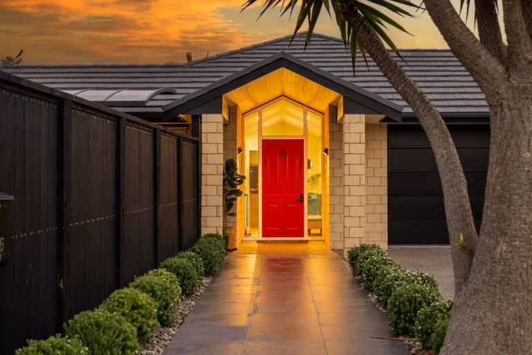 Photo of property in 196 Tutere Street, Waikanae Beach, Waikanae, 5036