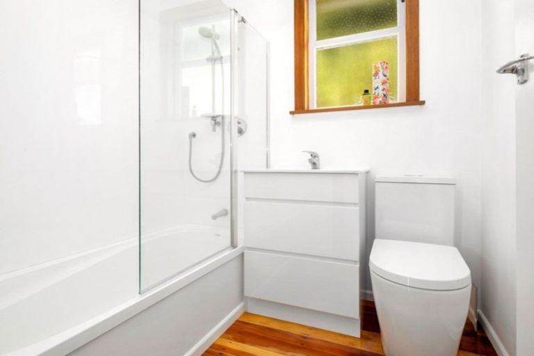 Photo of property in 129 Ironside Road, Johnsonville, Wellington, 6037