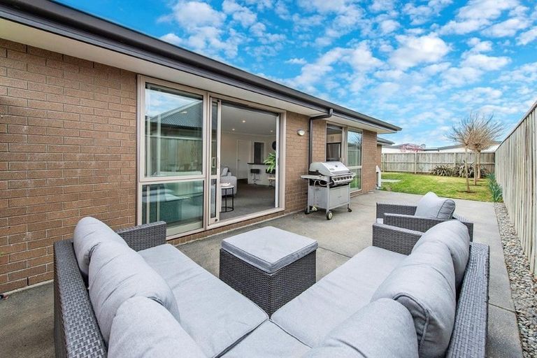 Photo of property in 26 Shillingford Boulevard, Rolleston, 7615