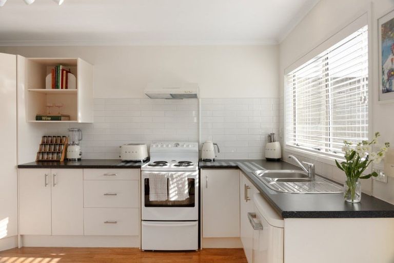 Photo of property in 1 Jonathon Street, Brookfield, Tauranga, 3110