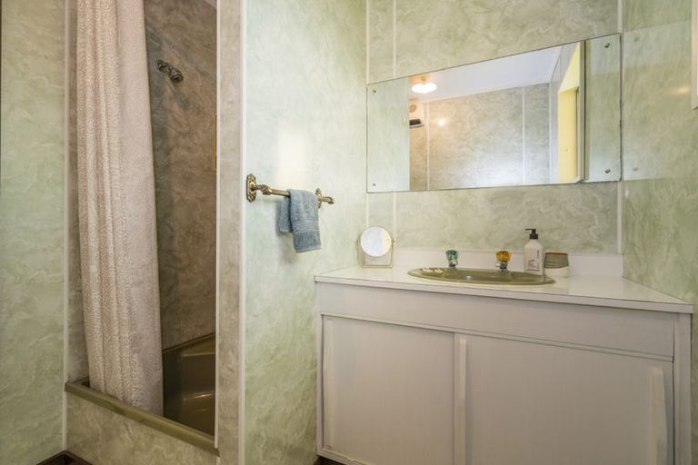 Photo of property in 8 Patton Place, Tairua, 3508