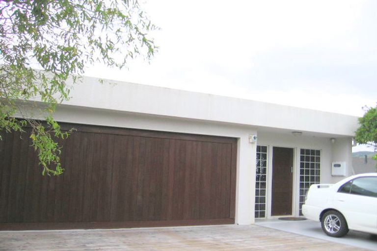 Photo of property in 17 Olivia Crescent, Tawa, Wellington, 5028