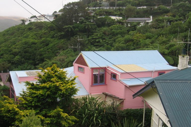 Photo of property in 14 Albemarle Road, Northland, Wellington, 6012