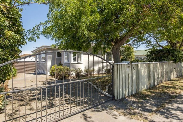 Photo of property in 283 Main South Road, Hornby, Christchurch, 8042