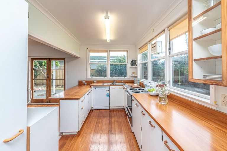 Photo of property in 11 Saint Leonard Street, Saint Johns Hill, Whanganui, 4501