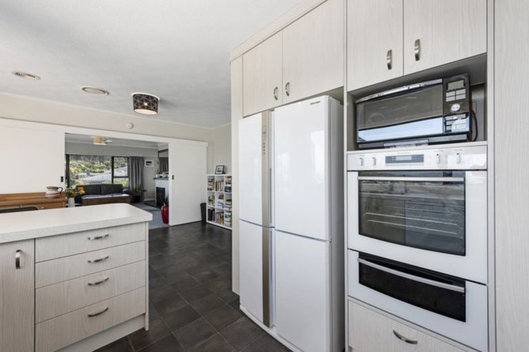 Photo of property in 35 Oakleigh Street, Maungaraki, Lower Hutt, 5010