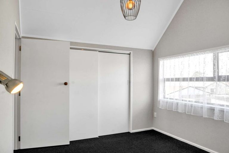 Photo of property in 4 Charisma Court, Kelvin Grove, Palmerston North, 4414