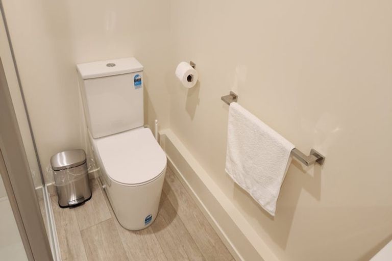 Photo of property in 20 Mercury Lane, Windsor Park, Auckland, 0632