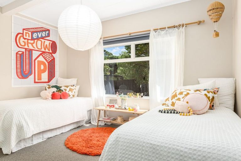 Photo of property in 28 Black Rock Road, Newlands, Wellington, 6037