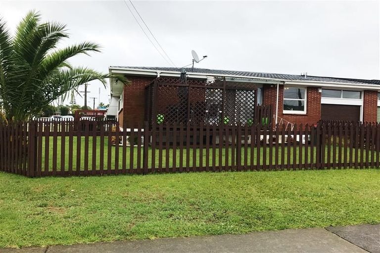 Photo of property in 2/2 Hallberry Road, Mangere East, Auckland, 2024