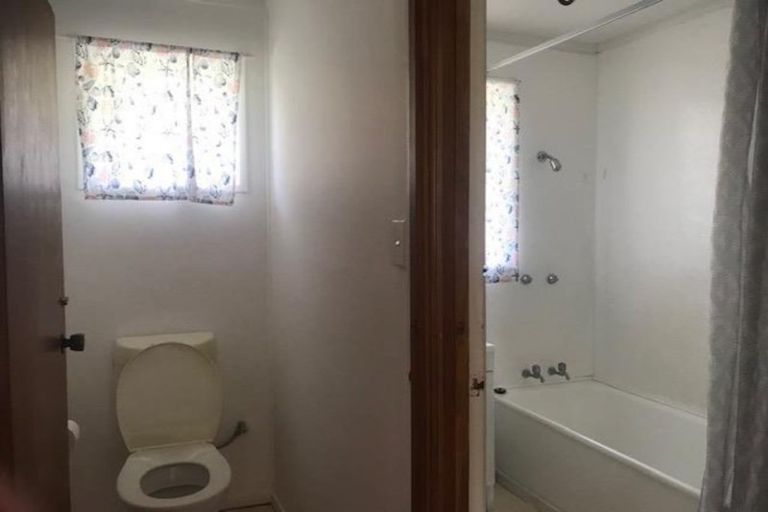 Photo of property in 2/48 Archmillen Avenue, Pakuranga Heights, Auckland, 2010