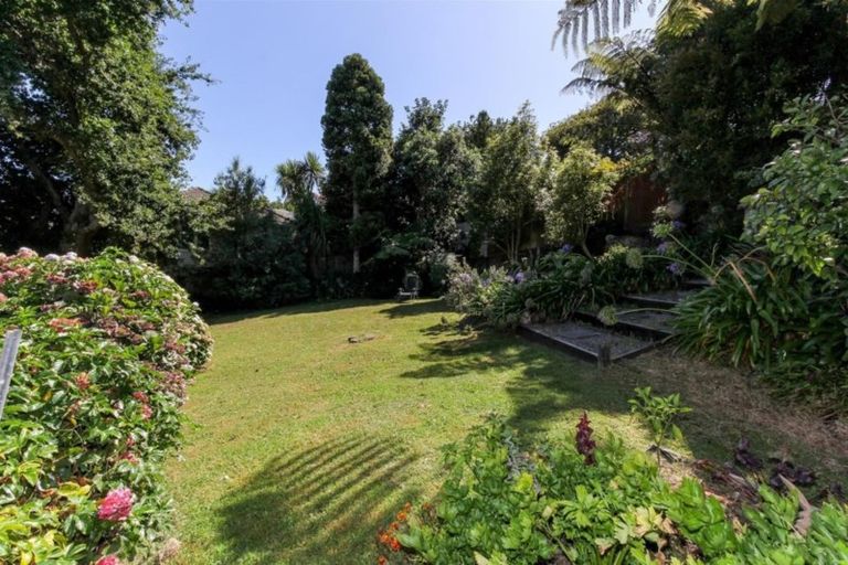 Photo of property in 8 Parsons Street, Vogeltown, New Plymouth, 4310