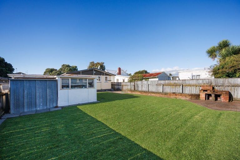 Photo of property in 2/106 Linton Street, West End, Palmerston North, 4410