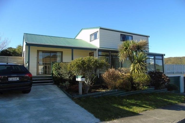 Photo of property in 48 Percy Dyett Drive, Karori, Wellington, 6012