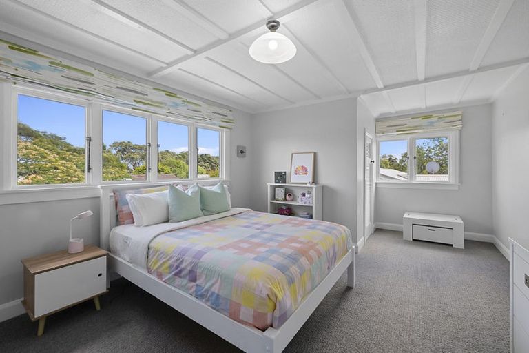Photo of property in 54 Barrett Street, Westown, New Plymouth, 4310