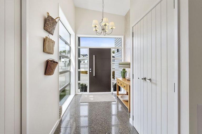 Photo of property in 4 Shoal Place, Whitby, Porirua, 5024