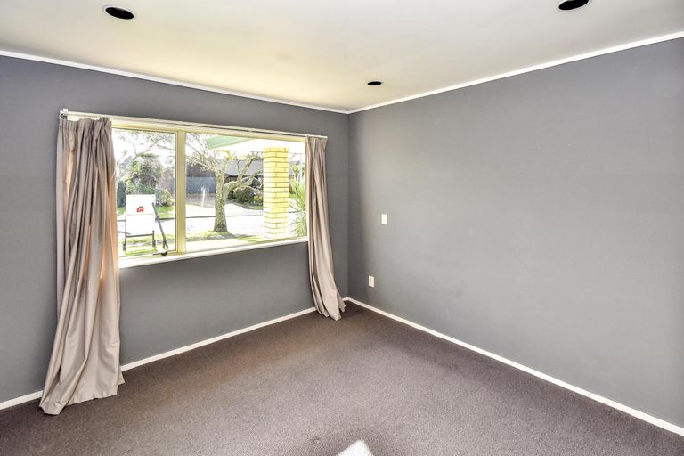 Photo of property in 3 Gairloch Place, Wattle Downs, Auckland, 2103