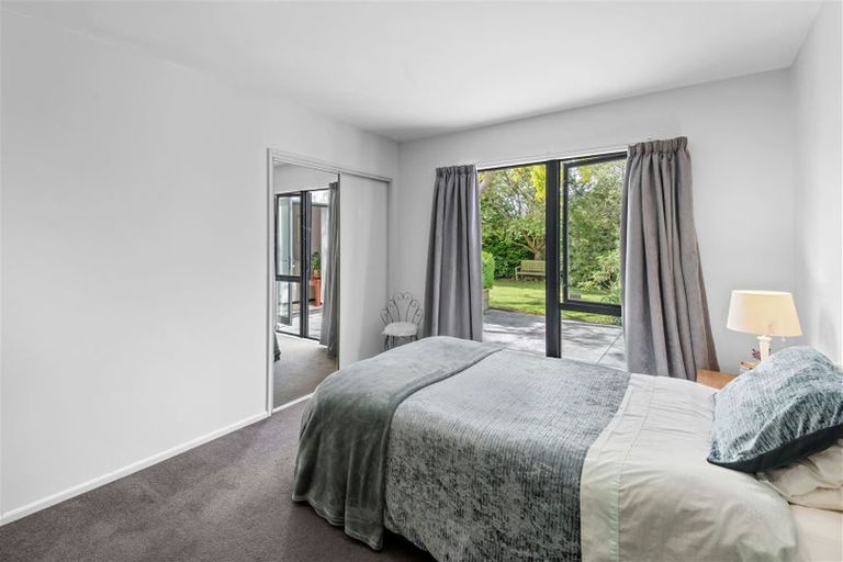 Photo of property in 9 Gwen Place, Redwood, Christchurch, 8051